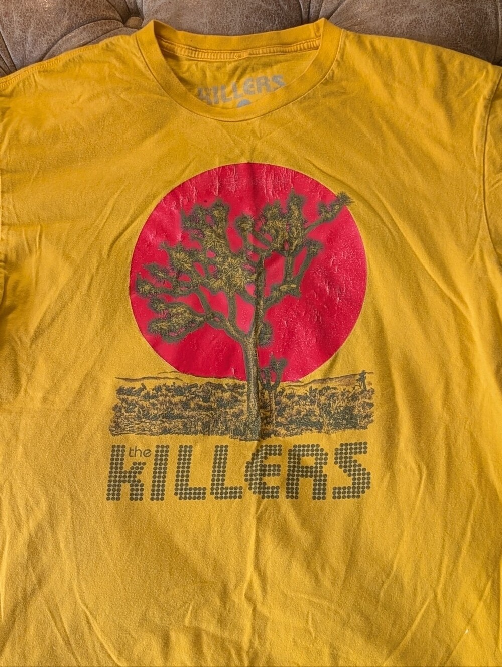 The Killers 2022 Imploding Mirage Tour T-Shirt Gold Yellow Joshua Tree Size L